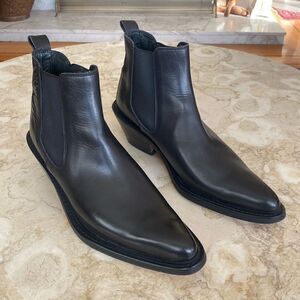DKNY Black Leather Pointed Toe Cuban Heel Chelsea Boots Rare